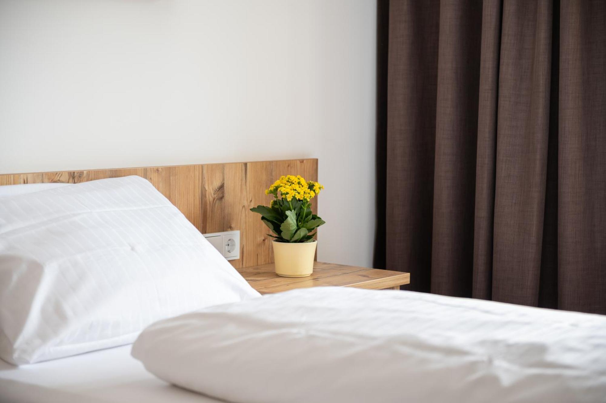 Snooze Apartments Holzkirchen  Eksteriør billede